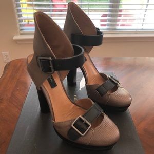 Ann Taylor Lilia Platform Pump size 7